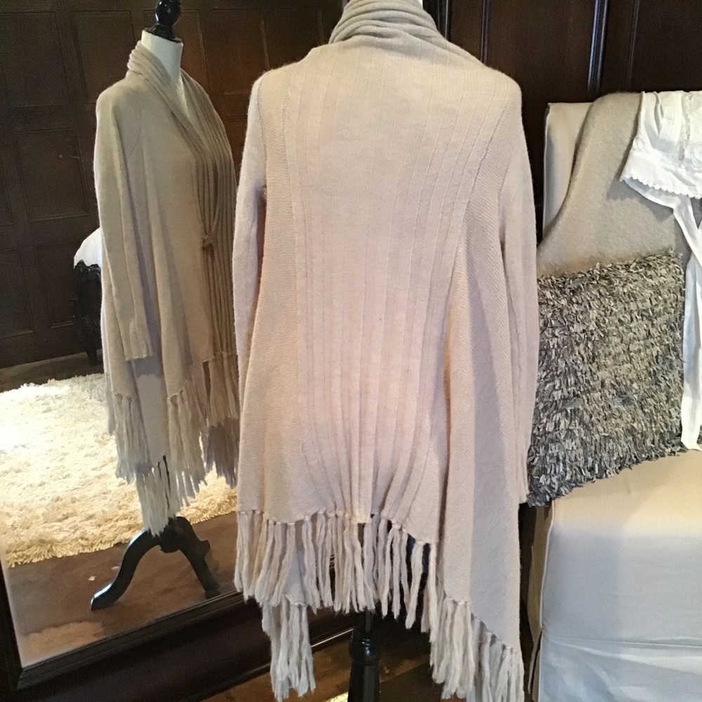 BB Dakota Long sweater wrap, small, EUC - Picture 2 of 8